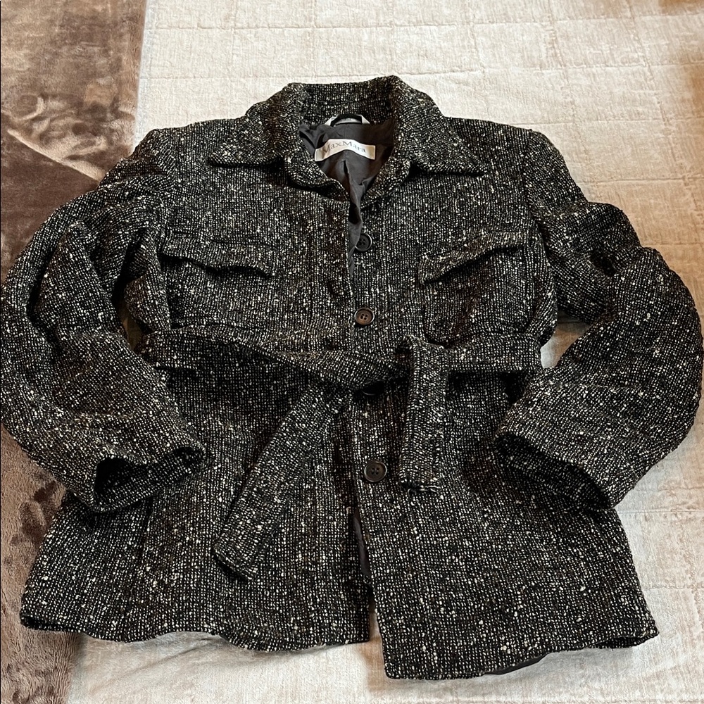 MaxMara Tweed belted jacket. Size 8